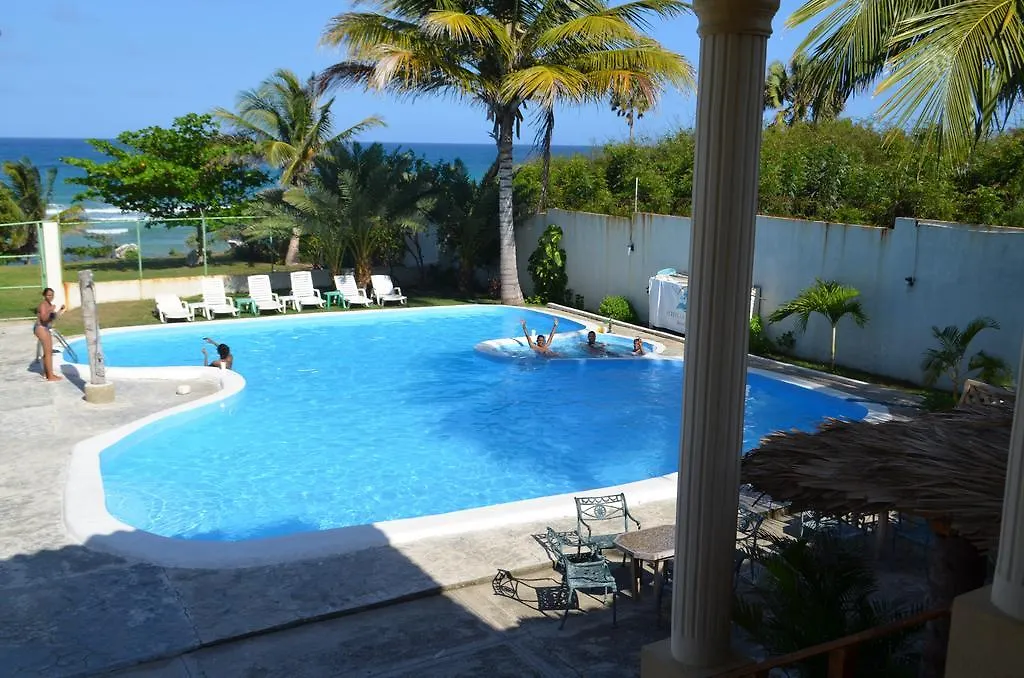 Hotel La Saladilla Beach Club Barahona